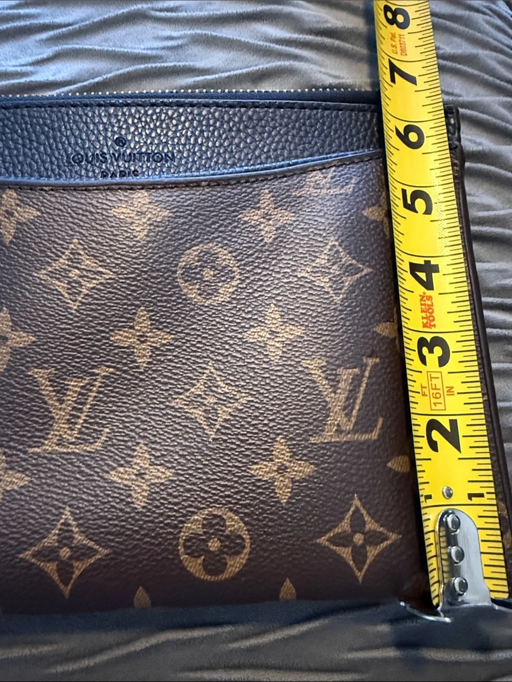 Luxury Designer Louis Vuitton Brown Monogram Canvas Wristlet Daily Pouch Black
